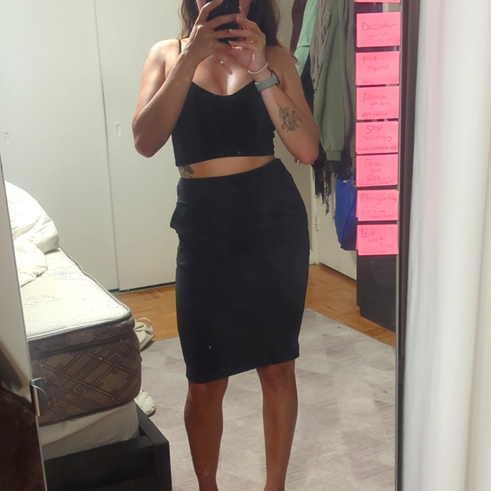 Leze stretchy work skirt